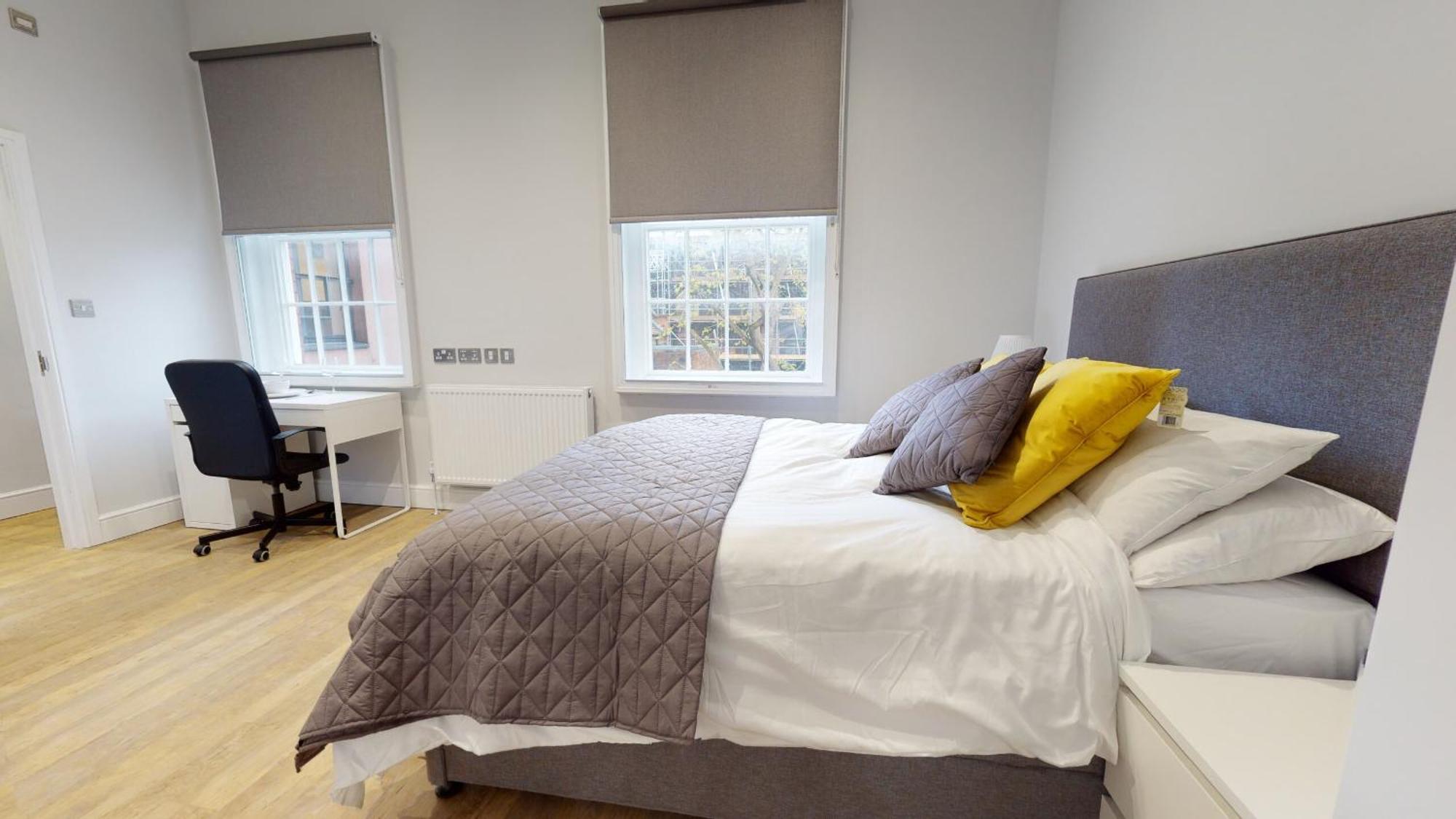 1 Castle Yard Apartment Ковънтри Стая снимка